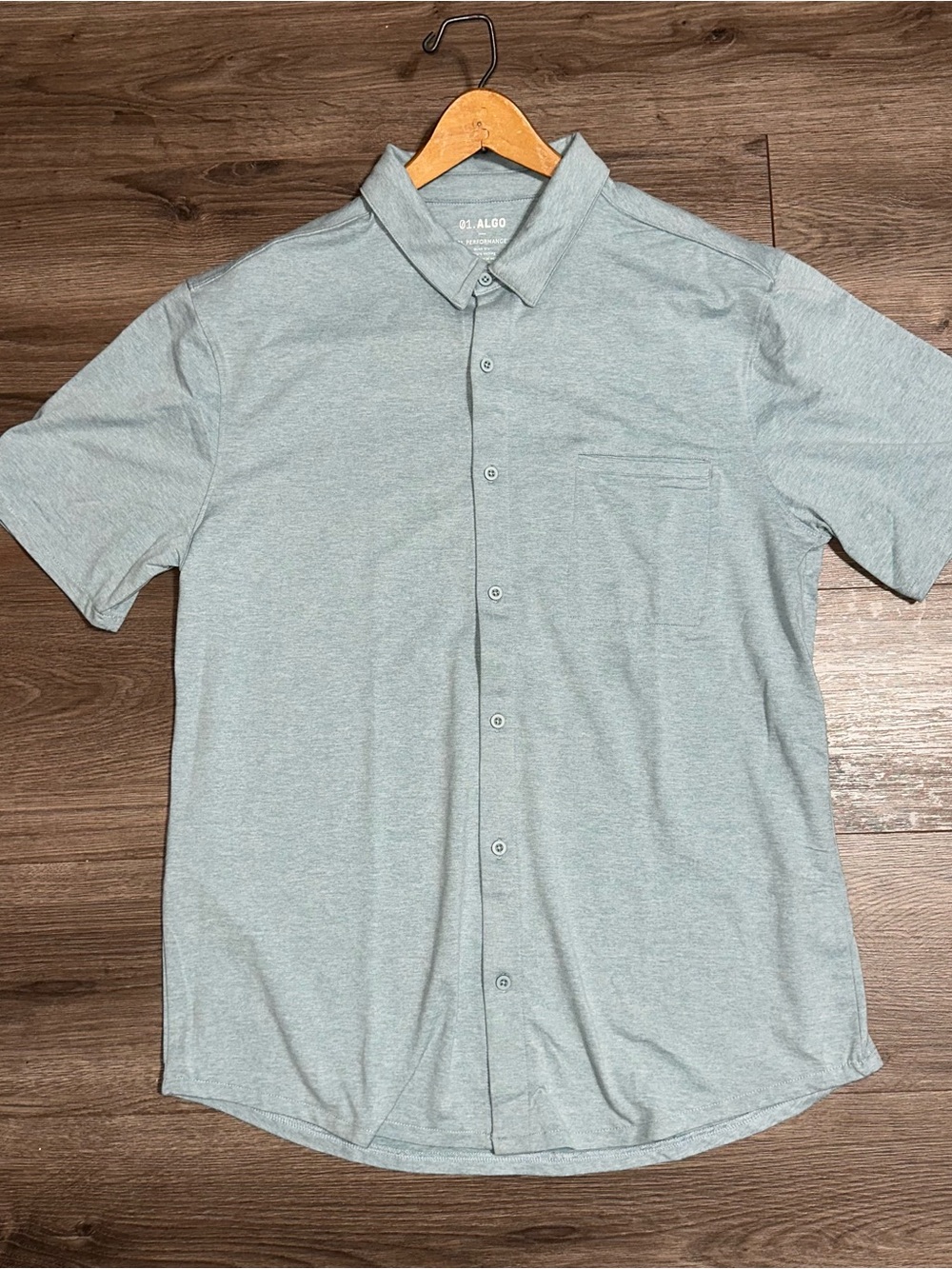 Short-Sleeve Button-Down Shirt in Light Blue/Gray Sun UPF 40